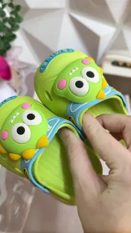 Dép sục ếch dễ thương quá nè #depxinhchobe #reviewgiaydepgiare #sucxinhchobe #giaydeptreem #xuhuongtiktok 