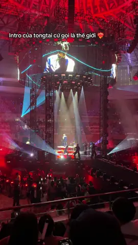 Từ LED đến đèn đến lửa + khói, cứ gọi là perfect ❤️‍🔥 #quanghungmasterd #legendfest #danang #intro 