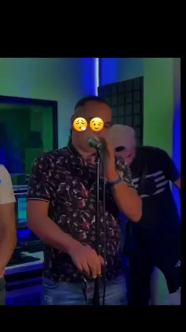 Sa7bi ftan we fiQ 😉🫵🏻 #ماله_حل_الشعب_الصيني😂😂 #rai2025 #الراي_الجزائري #اغاني_جزائرية @✨Mã Zø Zï ✨ @𝐹𝒶𝓎𝒸𝑒𝓁.𝟤𝟩♪✪ 