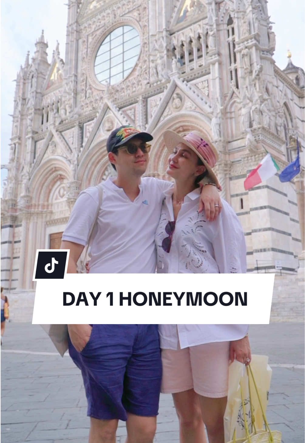 Giliran mau romantis ada aja gangguannya hahah😂 #HoneyMOONtotheMAX #dayluna 