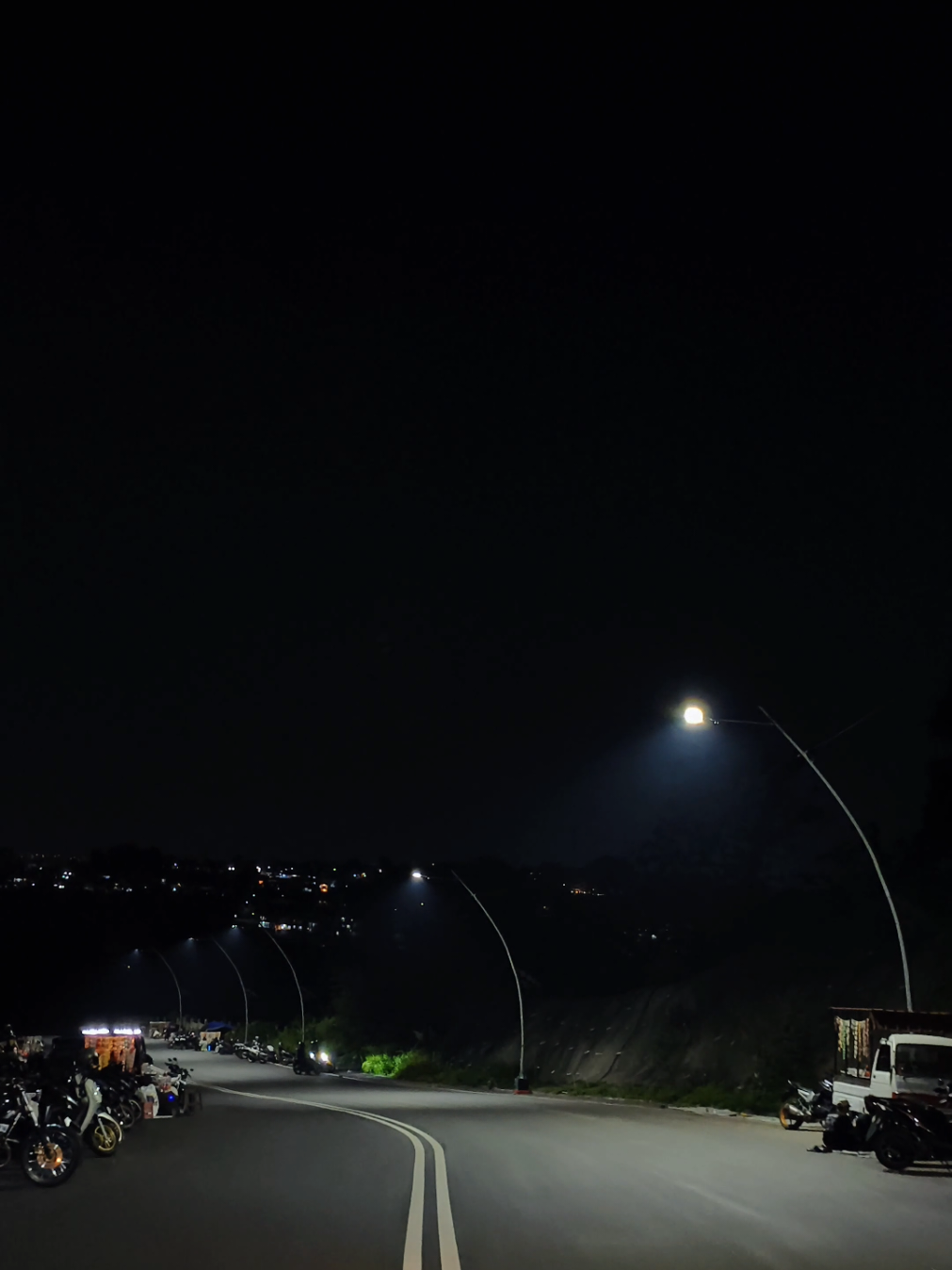 Anak Undip pasti tau ini dimana #fypシ゚ #citylights #semarang #tembalang #undip 