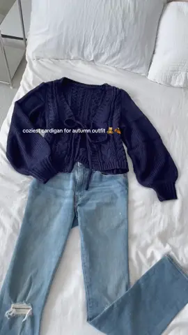 this navy cardigan!!!✨💙super soft,stretchy ans comfy for this cozy season outfit 🍂☁️ #sweater #knitwear #autumnoutfits #OOTD #TikTokMadeMeBuyIt #comfywear #dealdrops #itgirl 