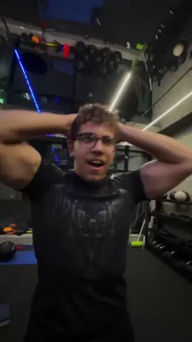 Gym outfit UPGRADED 💀 Descendant is now LIVE  Link in bio 🔗 #gym #gymwear #compressionshirt #sphinxfit #gymbro 