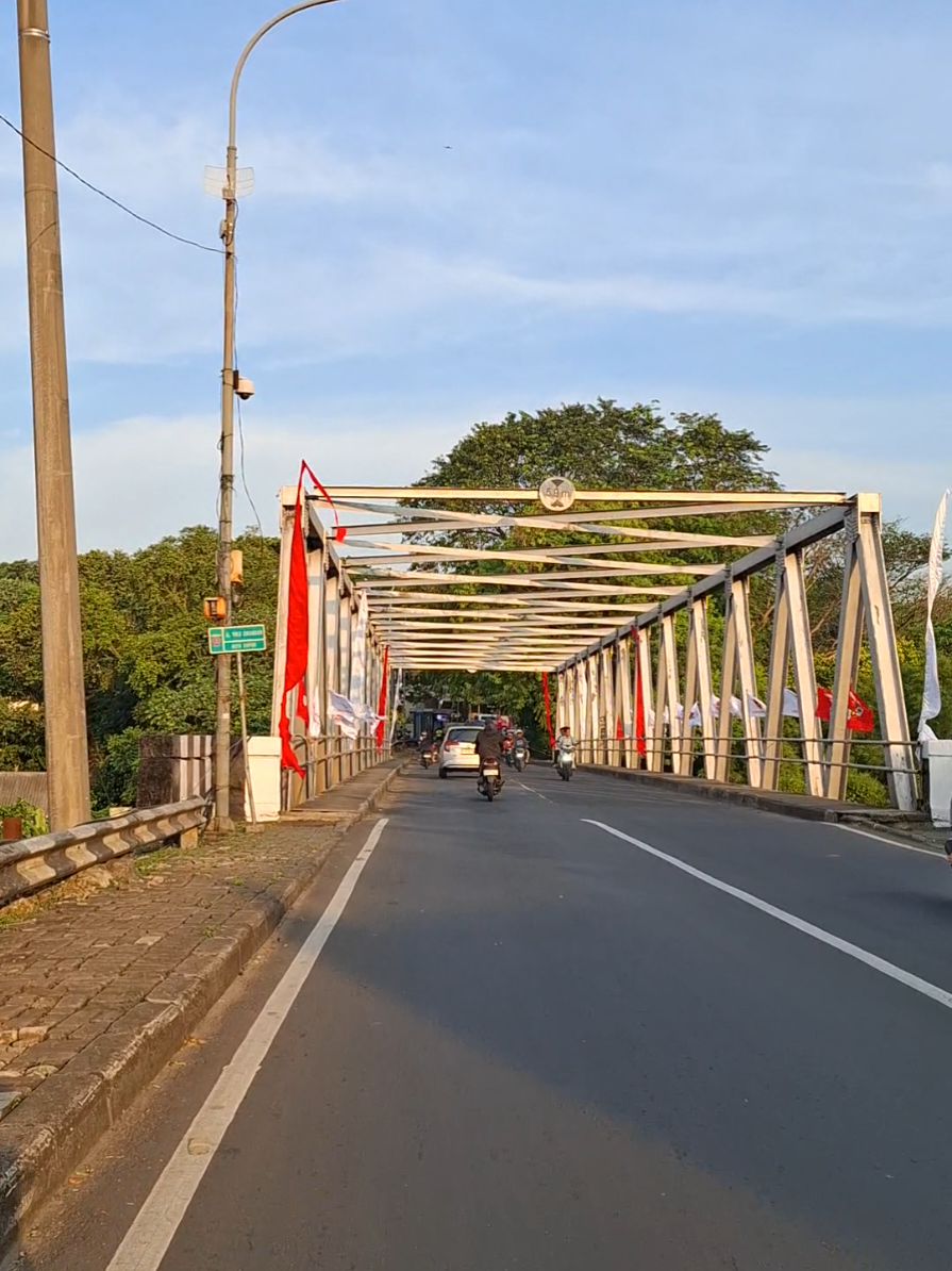 tebak dimana..? 😁 . . . . . . . . . . . . .#fyp #riyandebyan #depok #depok24jam 