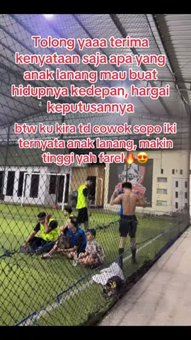 Anak lanang lagi main futsal yaaa?🥰🥰 #farelprayoga #farelprayoga_02 #fyppppppppppppppppppppppp 