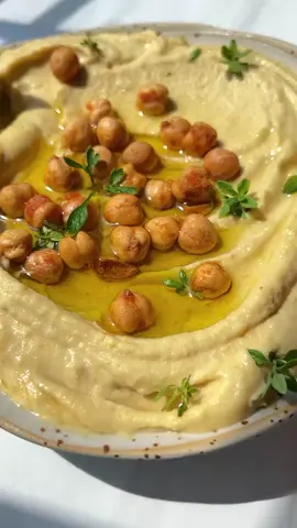 Ultra-CREAMY, GUT-FRIENDLY Hummus in 10 mins! 🧄🍋 Peel your chickpeas for next-level smoothness💅 This VEGAN, GLUTEN-FREE dip is zesty, garlicky + BETTER than store-bought — snack, spread, or wrap it up!🔥 #hummus #hummusrecipe #chickpeas #recipes  https://themodernnonna.com/easy-hummus-recipe/