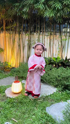 Em bé xinh 🥰 #vaychobe #trungthu #yemchobe #aodai 