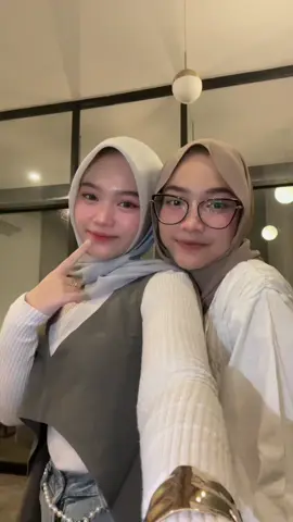 outfitnya sll senada pdhl ga janjian🤗