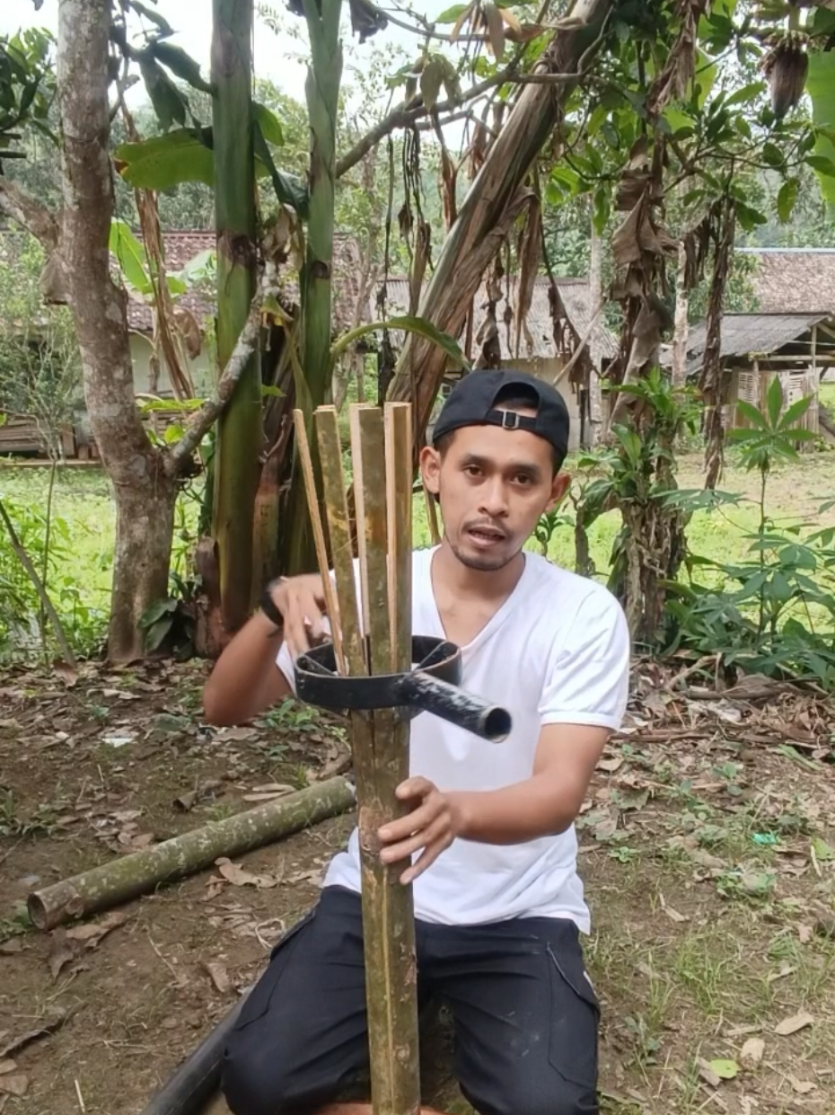 Membalas @azmmuay Alat cepat belah bambu manual praktis #alatbuatbelahbambu #alatbelahbambumanual #alatpembelahbambu #alatcepatbelahbambu 