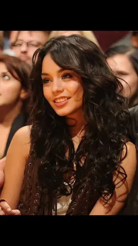 Vanessa Hudgens #vanessahudgens #edit #looks #model 