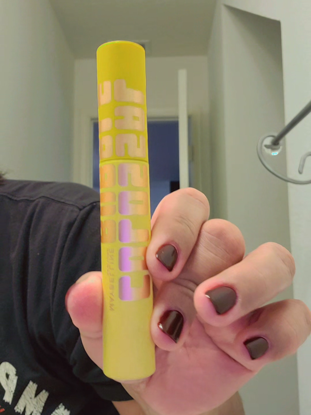 This mascara is an absolute life changer. I recommend you getting it,  you won't regret it. The Maybelline Colossal Bubble Mascara will give your eyelashes that length and volume you've always wanted @Maybelline NY  #mascara #makeuptutorial #maybelline #eyelashes  #colossalbubblemascara 