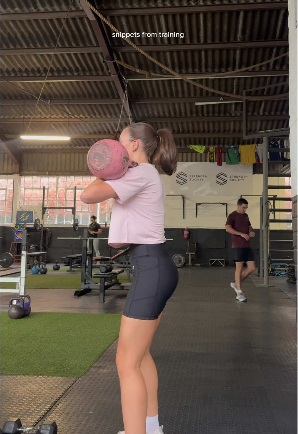 some snippets from training🏋🏽‍♀️ #gym #workouttips #gymworkout #durbancreators #workoutvideo 