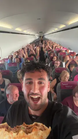 Döner im Flugzeug ✈️ 🥙 @Eurowings #fürdich #fy #viral #mallorca #ballermann 