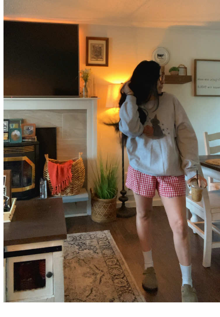 Welcome to another unhinged who knows what’s happening coffee run fit.☕️ #ootdinspo #ootdfashion #outfitideas #OOTD #fyp 