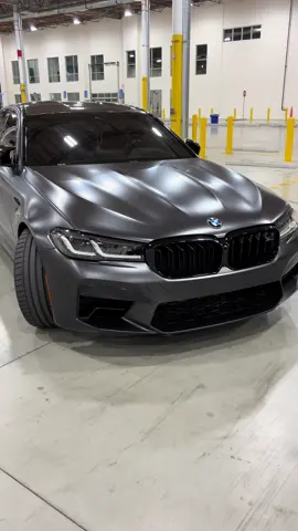 Is the shake transitions corny? #bmwm5 #bmw #m5 #bmwm5cs 