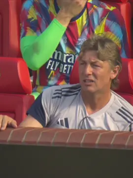 ¡HOLA, GRINGO! 👋🏼 Gabriel Heinze volvió a Old Trafford, esta vez como parte del cuerpo técnico de Mikel Arteta. #Arsenal #Heinze #GabrielHeinze #Arteta 