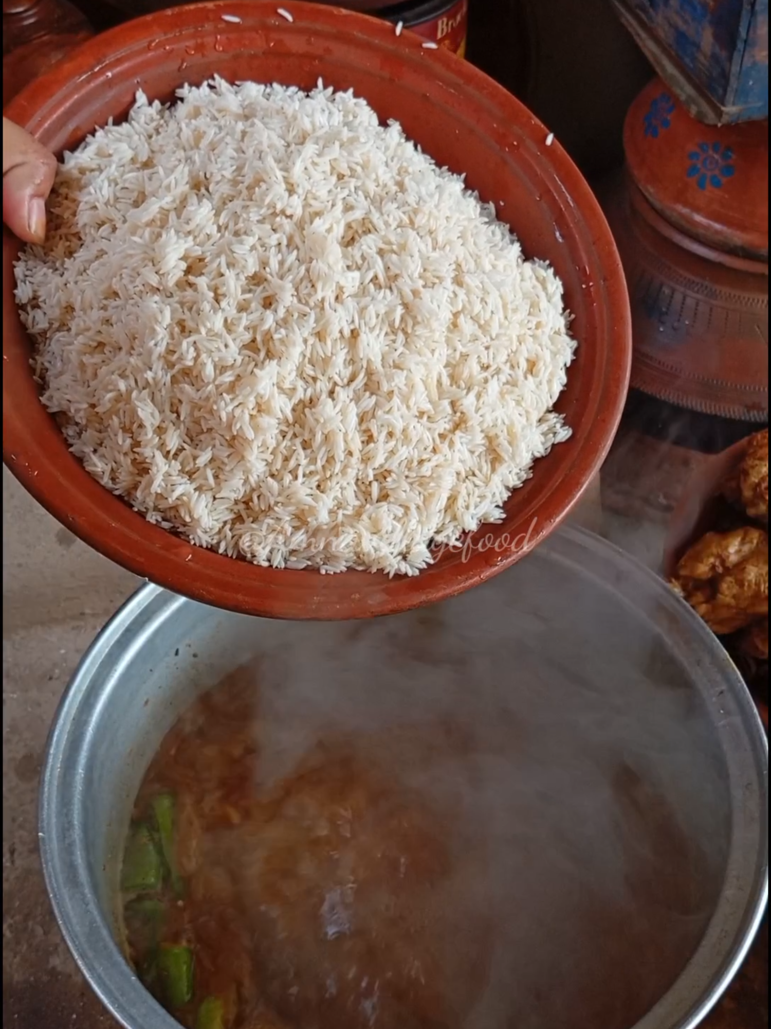 Arabic Chicken Mandi Rice Cooking Method #arabicchickenmandi #chickenricerecipe #arabicrice #chickenmandi #mandirecipemandirecipe #chickenrecipe #arabicrecipe #villagechickenrecipe #villagefoodvideos #chickenpulao #chickenrice #ricerecipe #tiktokfoods #villagerice #villagefoodgirl #villagecookingfoodvideos #asmrfood #thalfood #thalbhojan #chicken #cooking #chawal #rice #food #clystove #mudesttovev# #thal #village #cooking #recipes #chicken #pottatos #foods #amnavillagefoods #mandiricerecipe #chickenmndirice