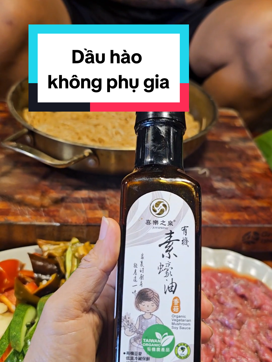 Thật rất khó để tìm được chai dầu hào thành phần lành tính - không phụ gia trên thị trường để làm các món xào, xốt ướp nướng cho con. Chị Em tham khảo nhé #gocbepanlanh #dauhao #joyspring #giaviantoan #review 