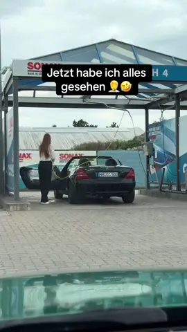 Hauptsache das Auto ist jetzt sauber 🤣 #mercedes #fyp #joke #ironie 