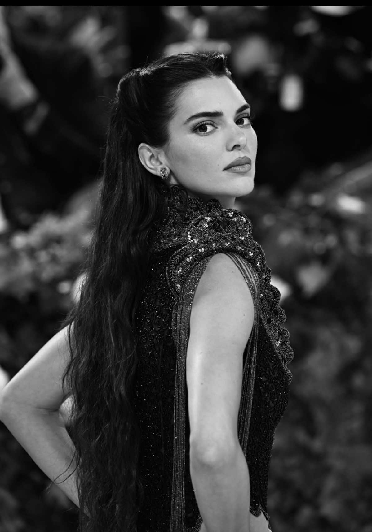 Essence #kendalljenner #blackandwhite #darkfeminineenergy #icon #glamour  