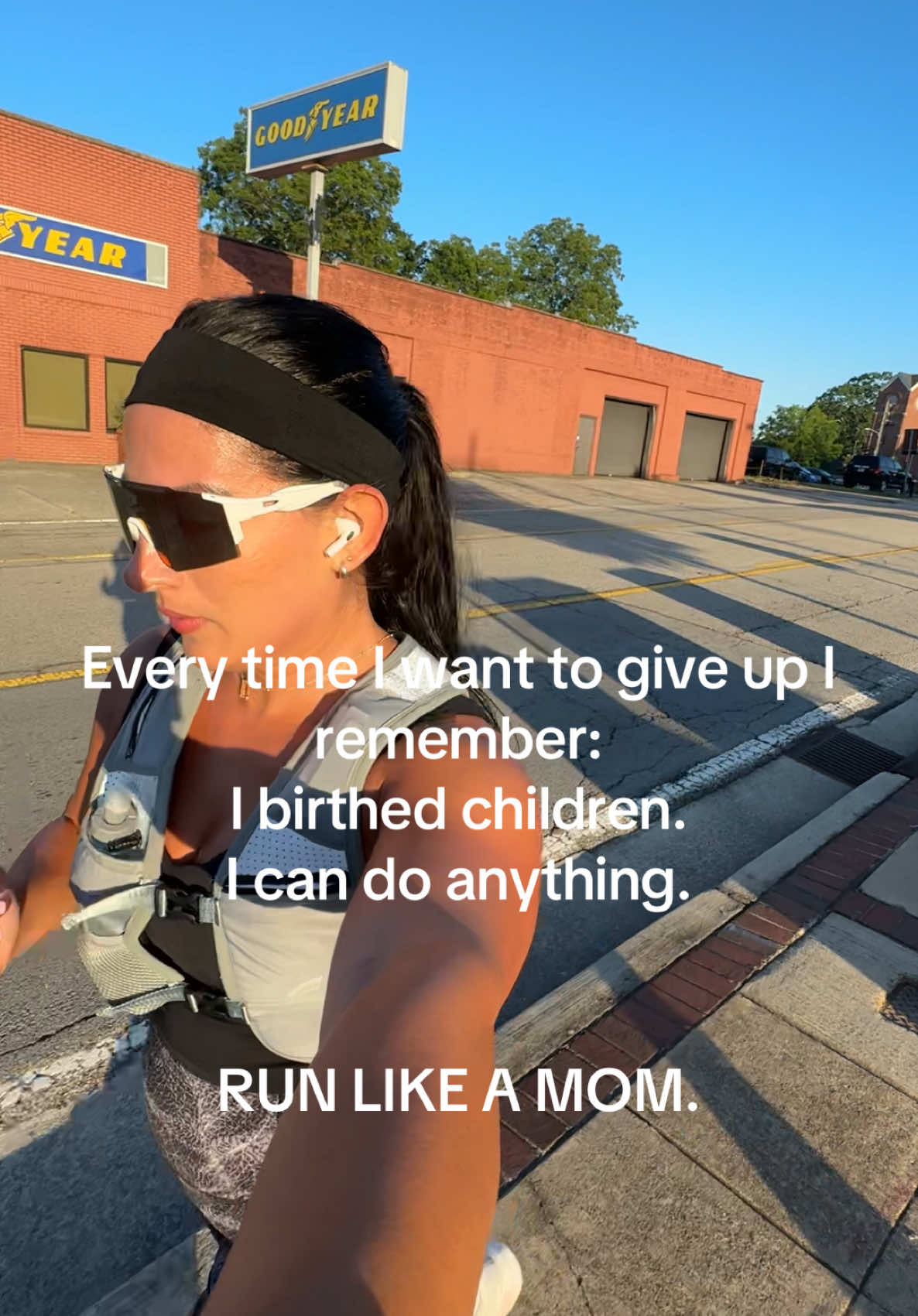 Strong as a mother ❤️‍🔥 #runningmomsoftiktok #marathontraining #trending #MomsofTikTok #Fitness #fyp 