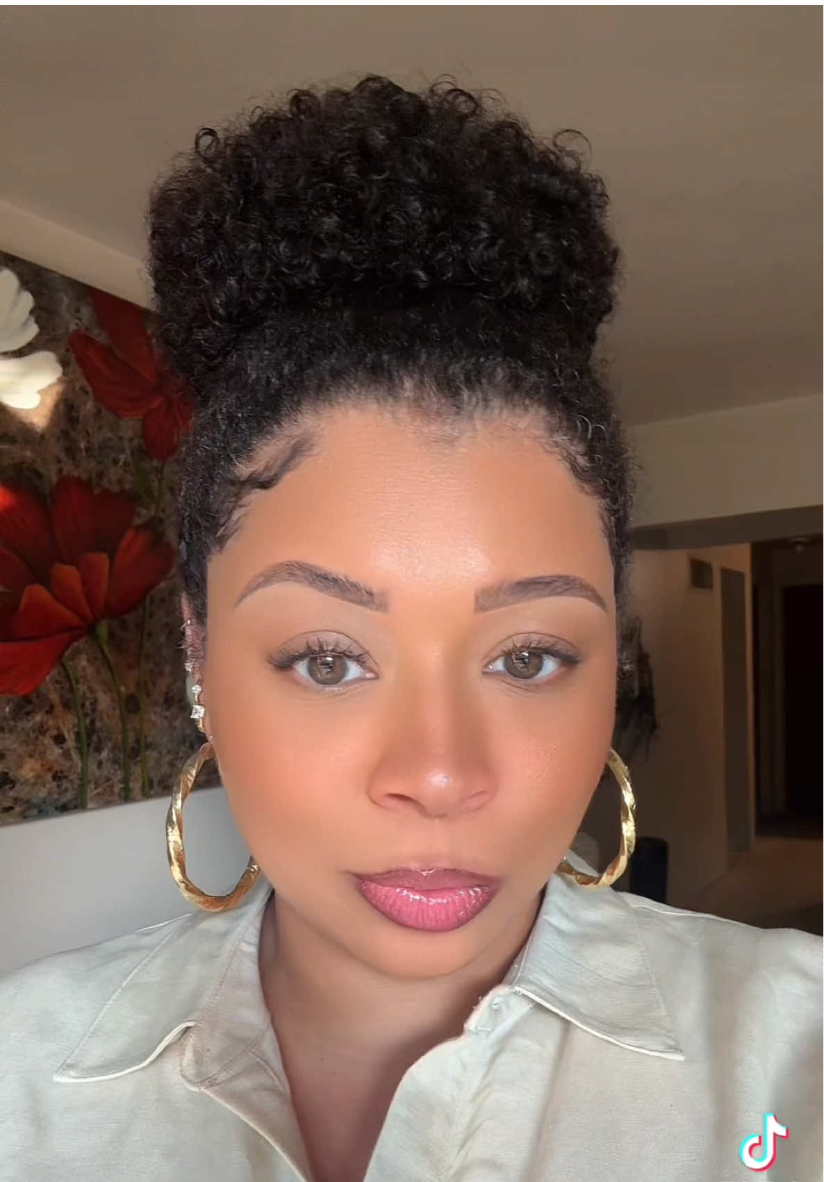 #creatorsearchinsights Always look your ABSOLUTE best! Put some effort into your LOOKS! Oh and shoutout to my parents! I look just like them😌🥂♥️ #howtolookexpensive #selflovetiktok #naturalhaircommunity #softglammakeup 