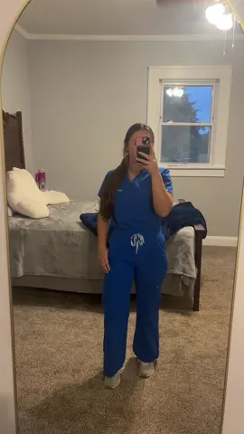Outfits of the week as a nurse 🫶 @wearfigs @lululemon @Oncloud Running Store @HOKA ORIGINAL #newgradnurse #icunurselife #RN #nursesoftiktok #outfit 