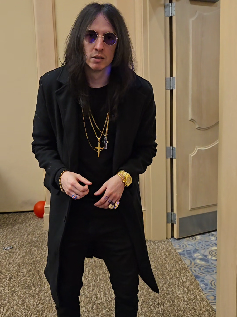 YOU. YOU'RE THE BEER THIEF. 🍺 my beer thief 🖤💜@MikeThemSuffer  #ozzy #ozzyosbourne #cosplay #ozzyosbourneforever #fyp
