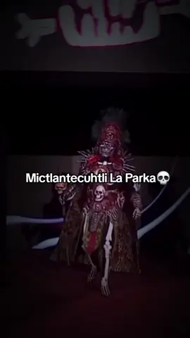 La neta si estuvo prra su entrada de La Parka. #aaa #triplemania #laparka #WWE #entrance #mictlantecuhtli 