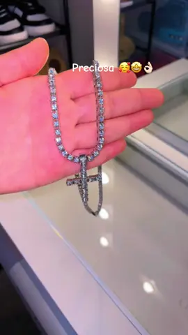Es divina 🤩🥰😍👌🏻 #cadena #sirconia #cadenas #elegante #fashion #viran #men #hombres #parati #foryou #fashion #elegante #cross #zircon @CML Fashion shop 