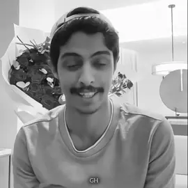 وأنتِ أجمل أيامي وأنتِ الأحلام  ‏محتار انا في حلم ولا في حقيقه  ‏🌺🌺🌺🌺#حسين_العتيبي #fyp #قصيد 