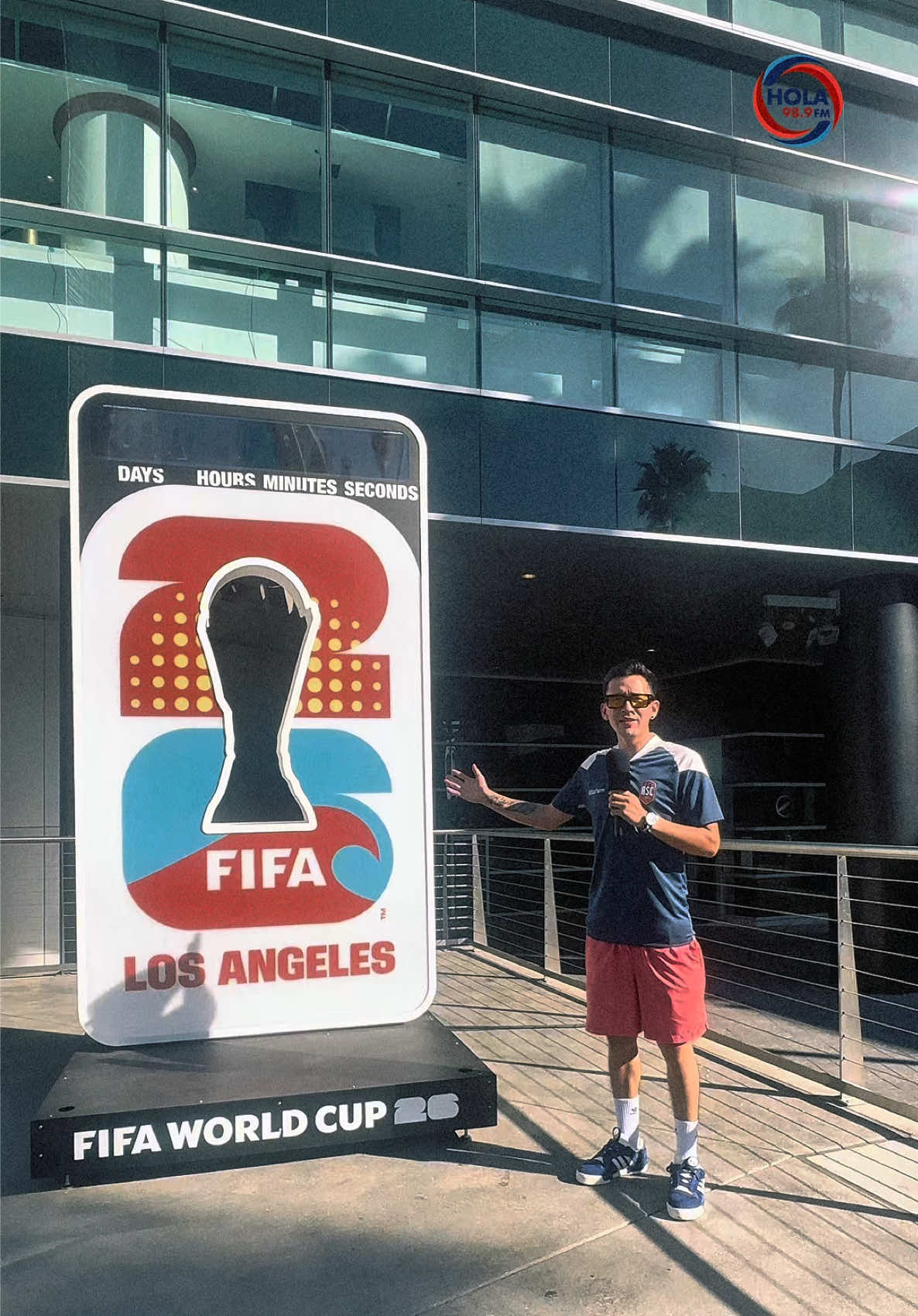 🚨 Atención mundo del fútbol 🚨 ¡Los Ángeles ya tiene su logo oficial para la Copa Mundial FIFA 2026! 🌎⚽️ La ciudad de las estrellas brilla con su propia identidad mundialista, y el SoFi Stadium será el escenario donde la historia se escriba. 🏟️🔥 💥 ¿Estás listo para vivir el Mundial en LA? #ModoMundial #LosAngeles2026 #fifaworldcup2026 