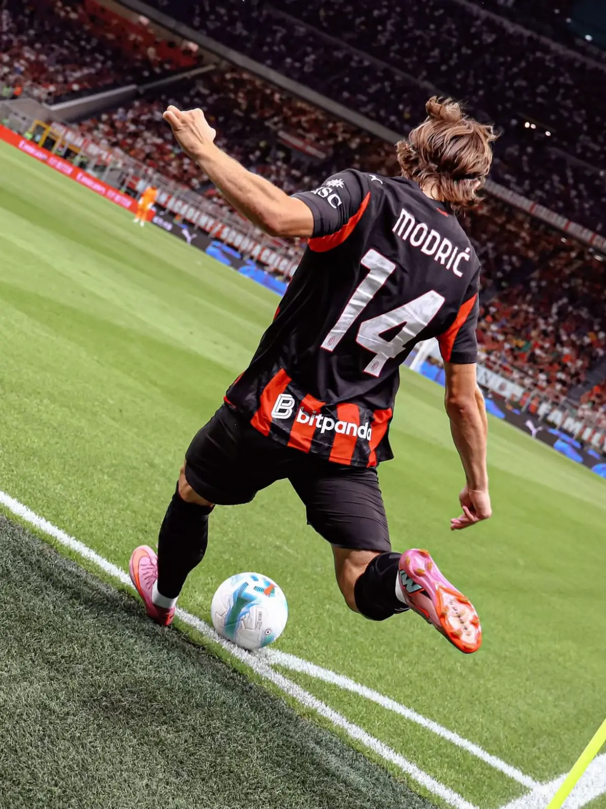 MODRIC ❤️🖤 #acmilan 