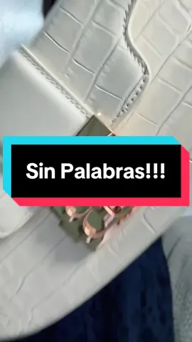 Esta bolsa de la marca @Jellytoyboy está diseñada para elevar el màs simple de los outfits! #jellytoyboy #summeressentials #summeressentialbags #singleshoulderbags #fashionbag 