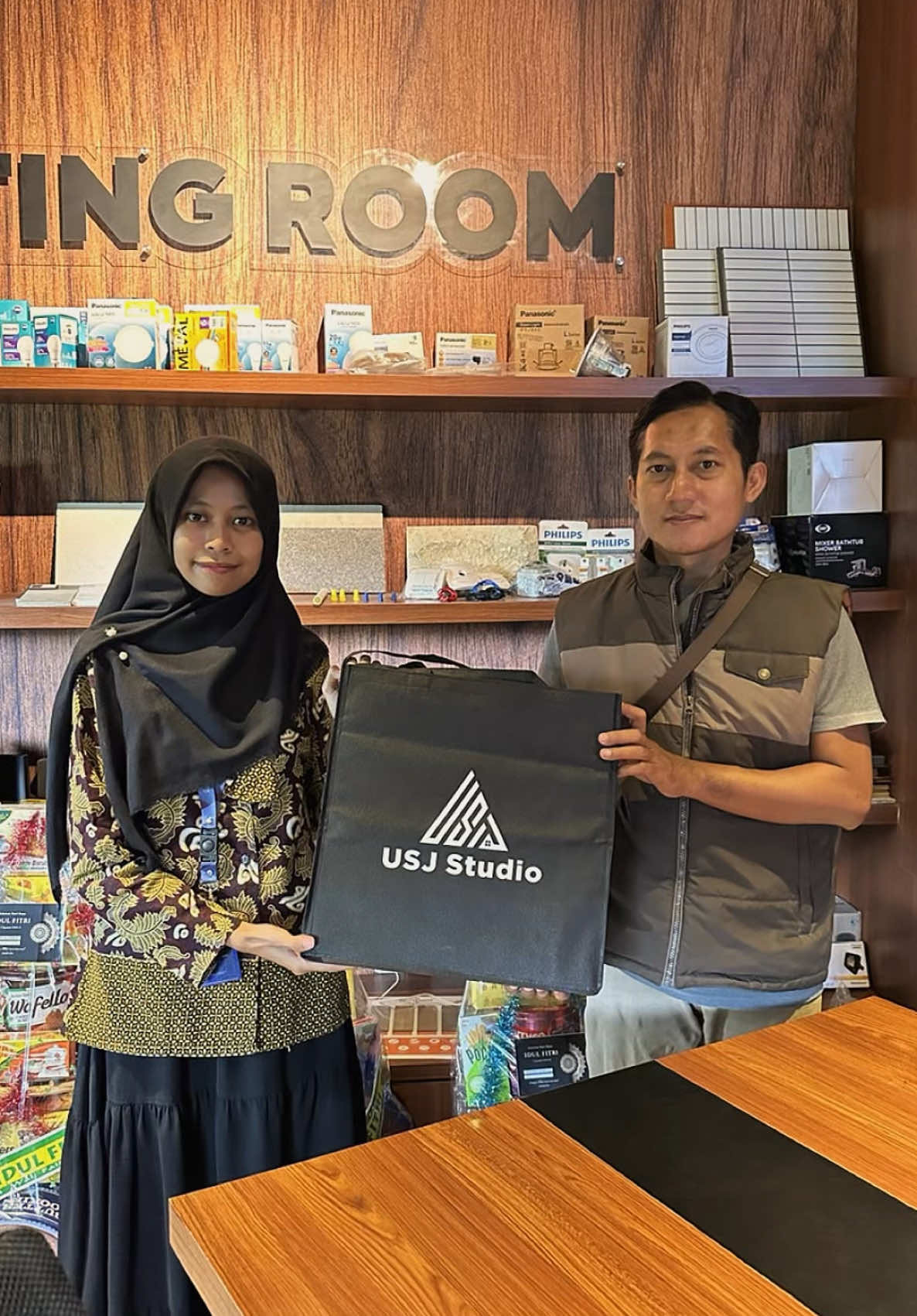 Terima kasih atas kepercayaanya kami usahakan yg terbaik KONSULTASI KE KANTOR GRATIS!  DISKON DESAIN MULAI 25 RIBU PERMETER, KONSULTASI, & RAB untuk konsumen yang menggunakan jasa kami. Kami siap membantu kapanpun untuk wujudkan rumah impian anda. Terima jasa pembangunan mulai 3,5 juta per meter dan jasa desain. Melayani juga renovasi skala kecil. - Tersedia juga banyak souvenir dari kami beserta diskon2nya Bahan sesuai request siap dicek pekerjaan kami - Hubungi kami di : Call/WA 085655175650 Website www.usjayakontraktor.com Kantor : Desa kauman.dusun jrambe, RT.03/RW.02, Kauman, Jrambe, Kec. Dlanggu, Mojokerto, Jawa Timur - US Jaya Kontraktor melayani jasa pembangunan rumah, perkantoran & pergudangan, ruko & pertokoan, renovasi, pembangunan kanopi, taman, kolam renang, atap, interior & furniture, pengecatan & wallpaper. - #renovasirumah #rumahimpian #rumahminimalis #renovasimojokerto #renovasimojosari #renovasijombang #renovasipandaan #renovasipasuruan #renovasimalang #renovasibangil #renovasisidoarjo #renovasisurabaya #desaignrumah #desaignrumahindustrial #desaignrumahmoderen #desaignrumahminimalis #desaignrumahkecil #desaignkitchenset #rumahjombang #rumahmojokerto #rumahsurabaya #renovasipasuruan #renovasimalang #renovasibangil #renovasisidoarjo #renovasisurabaya #desaignrumah #desaignrumahindustrial #desaignrumahmoderen #desaignrumahminimalis #desaignrumahkecil #desaignkitchenset #rumahjombang #rumahmojokerto ##rumahmurahsurabayatimur 