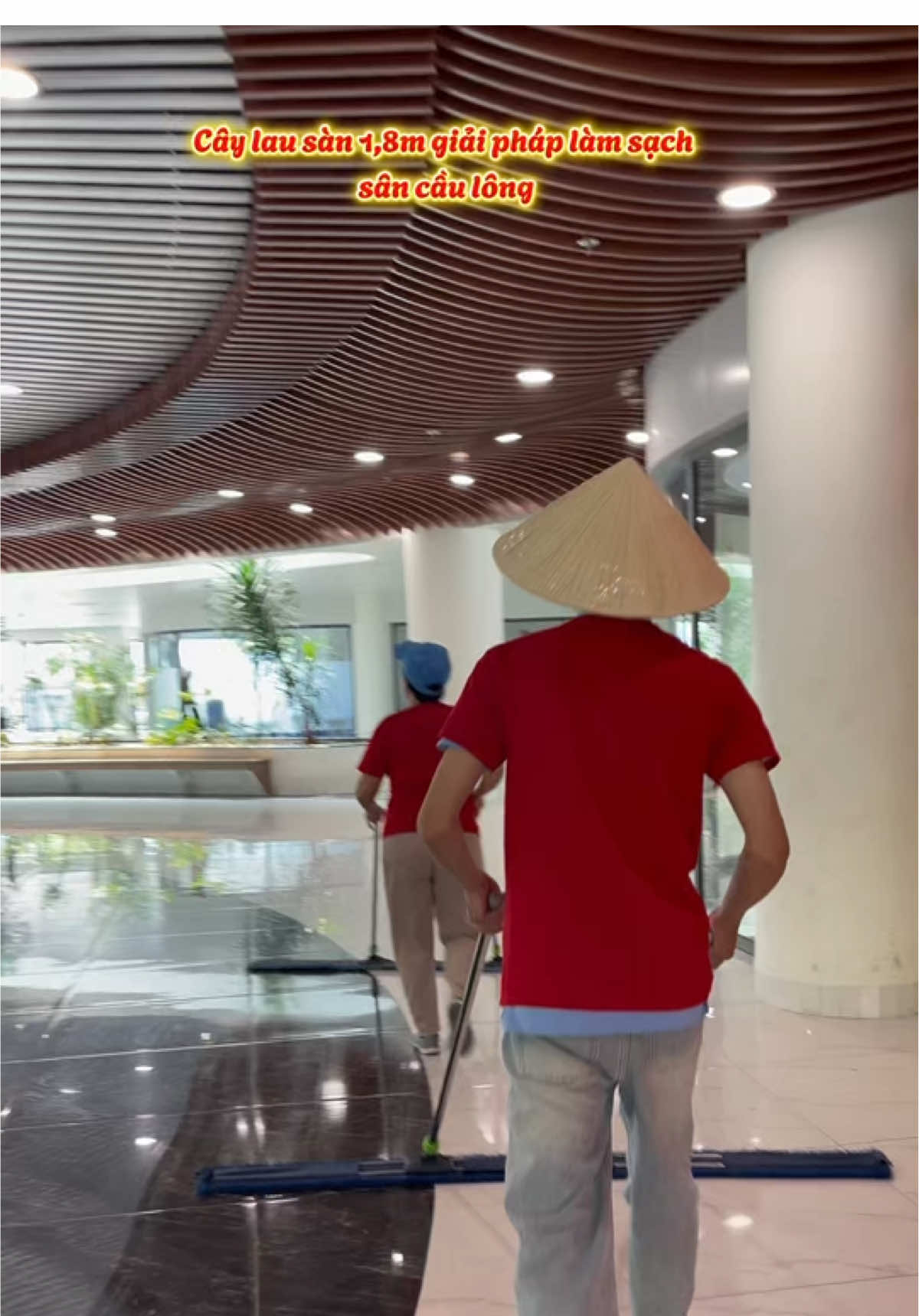 Cây lau sàn công nghiệp Dmop 1,8m giải pháp làm sạch sân cầu lông #tamtinthinh #lovecleaner #reviewdungcuvesinhchuyendung #CapCut 