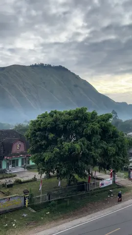 Cuaca mendung yo tambah indahh🙌