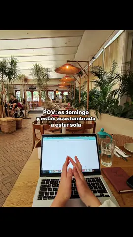 Documentando mi día con las gafas Rayban Meta. Día 6/30 publicando sin estrategia 💁🏻‍♀️ Yo estoy sola en casa el 80% del tiempo, pero hoy decidí salir a desayunar y trabajar fuera de casa 🏠 Creo que me están gustando cada vez más estas gafas por lo natural que se ve la toma  Si te gustaría que te ayude a documentar tu negocio para vender más, te espero en mi perfil y nos vemos pronto en un taller para que emprendedores empiecen a vender más con contenido sencillo 💸  #Vlog #emprendedores #negocios #documentar 