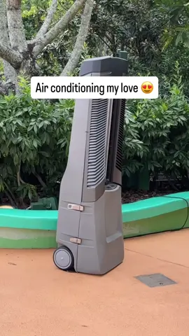 Idk about yall but I love the cool zones @Universal Orlando Resort has placed throughout the resort  Also noticed they placed large ac fans for the TMs that are standing outside too, really nice to see!  #universalorlando #coolzone #themeparks #themeparkcontent 