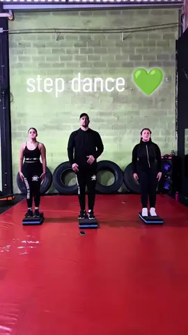 @Bianca @thanyslarissa @Menos é Mais #academia #gym #treino #top #stepdance