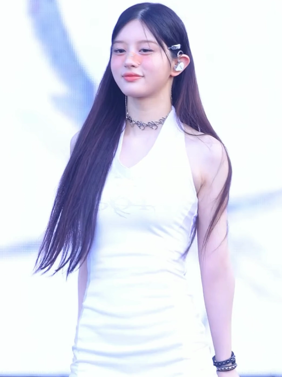 ILLIT MINJU BOINGBOING #kpop #fancam #fyp #hot #boingboing 