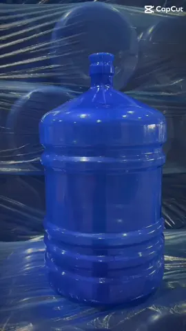 🟦 Galão de 20 Litros – Polipropileno Premium 🟦 🔹 Resistência e qualidade que você pode confiar! 🔹 Produzido em polipropileno de alta durabilidade. 🔹 Ideal para armazenamento e transporte de líquidos. 🔹 Design robusto, seguro e de longa vida útil. ✅ Capacidade: 20 Litros ✅ Material: Polipropileno (PP) ✅ Produto 100% reciclável 💧 Perfeito para água, bebidas e uso industrial! 📦 Temos disponibilidade imediata – peça já o seu!