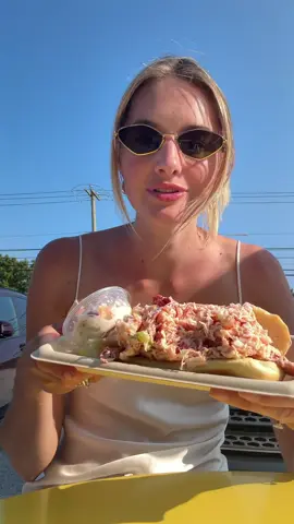$45 later but your girl had her lobster rolls #clambar #montauk 