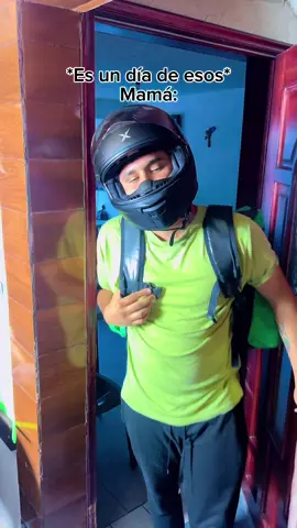 Mamá siempre está 🥹❤️ Casco: Velux @KOVParts #biker #kovparts #amordemadre #diamalo #mamá        