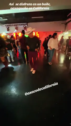 Este Compa se disfruta al máximo el baile#parati #dance #foryou #chilenas #bailesencalifornia 