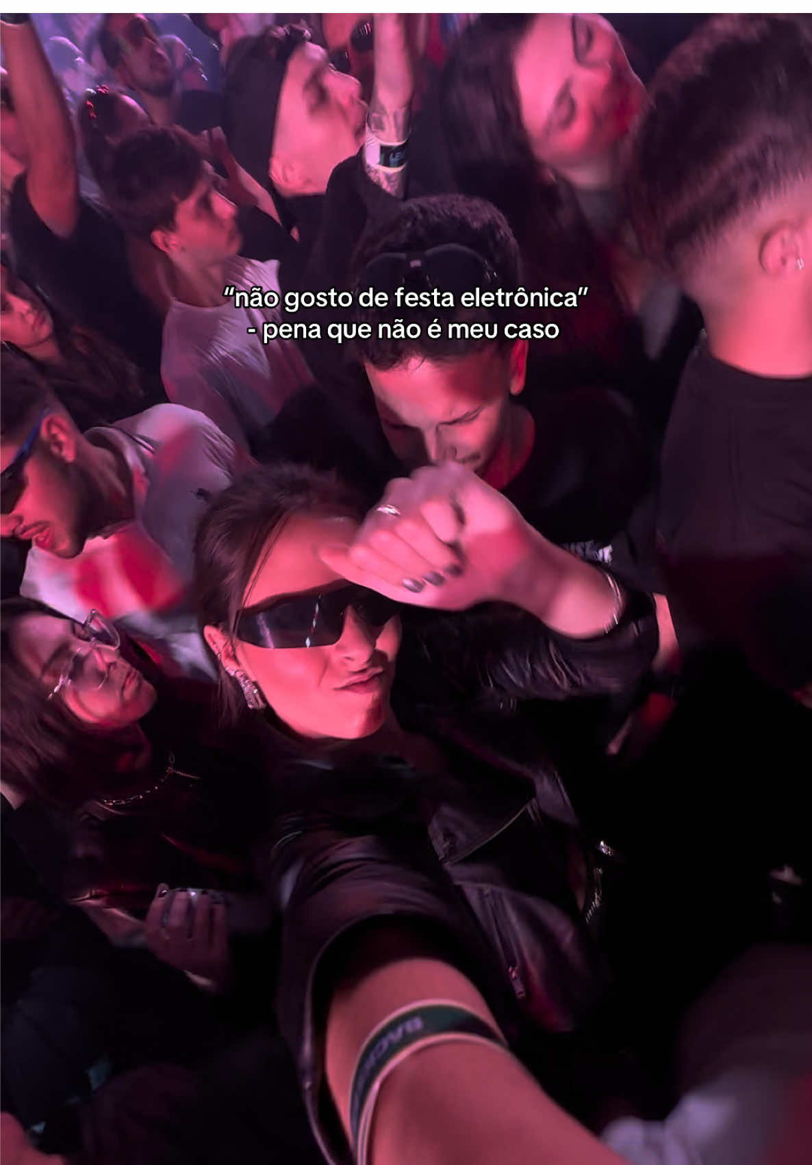 Imagina ter só uma vida e não gostar de eletrônica 🤌🏼😮‍💨 #eletronica #musicaeletronica #electronic #electronicmusic #penaquenaoemeucaso 