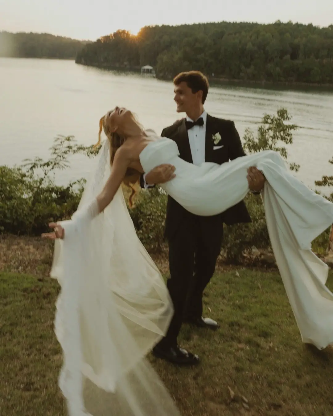 Darby and Alec tied the knot at the stunning Barn at Smith Lake venue. ✨ We are in awe of the love these two share. 💕  #smithlakealabama #birminghamwedding #weddingphotography 