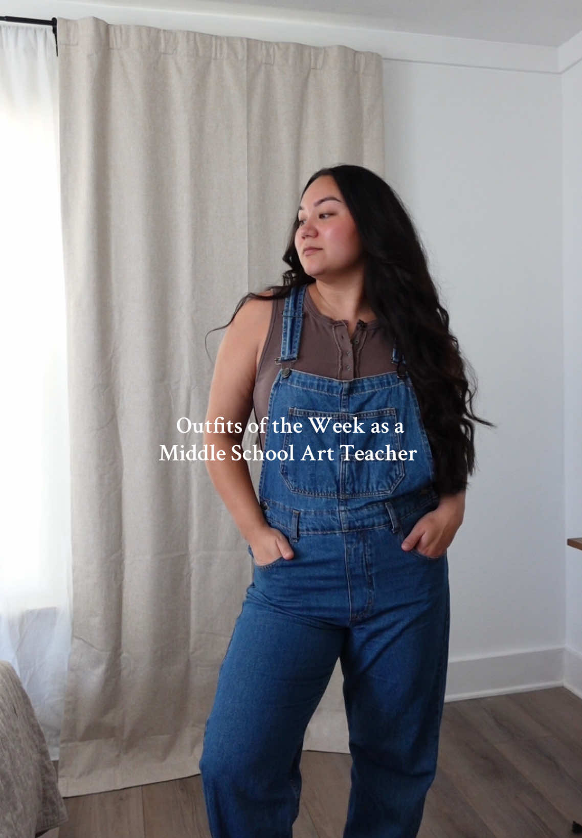 Whose back to school already?  #teacheroutfit #casualoutfitideas #freepeoplestyle #overalls #casualchic 