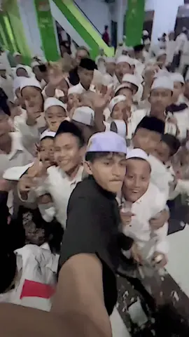 Para penggemmar😊#anakpesantren #pesantrenindonesia #sarungan #fypmasukbranda #santripondok 