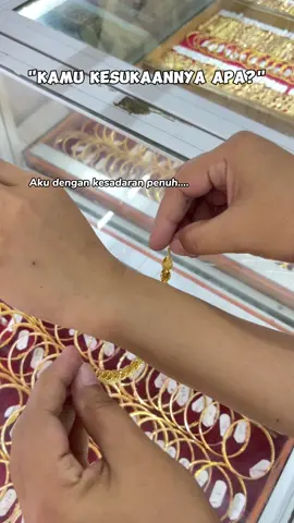 Sukanya apa???? Ya jelasss emas to yang. Langsung tag ayang opo kancamu ben ditumbaske😄 . . #tokomasgareng #tokomasgarengsragen #tokomassragen 
